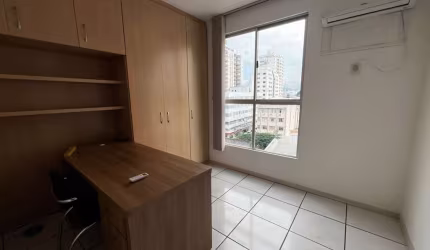 Semi mobiliada, andar alto, recepção - Para locação no Estreito