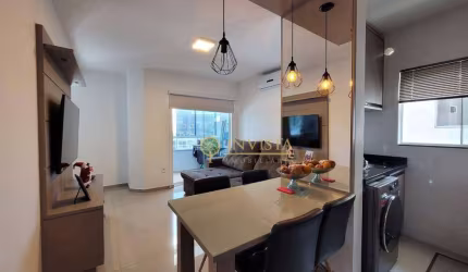 Semi mobiliado com sacada com churrasqueira, 2 quartos e 1 vaga à venda no bairro Nova Palhoça.
