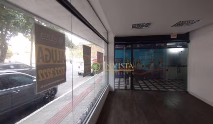 Loja comercial com 1 vaga para locação no Centro de Florianópolis.