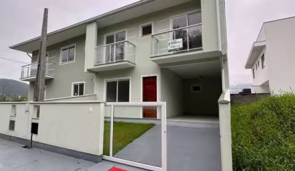Casa/Sobrado com 3 quartos à venda em Forquilhas.