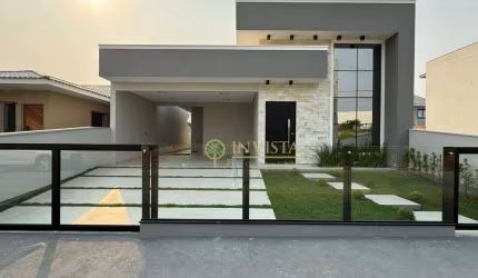 À venda no bairro Bela Vista - Palhoça! Casa com 3 quartos e 3 vagas.