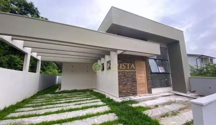 Área externa com piscina e churrasqueira, 144m², 3 quartos e 2 vagas à venda em Forquilhas.