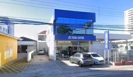 Loja comercial com 374m² à venda no Estreito.