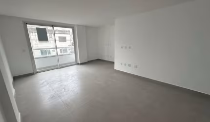 Locação no Centro de Florianópolis! Novo com 2 suítes e sacada.