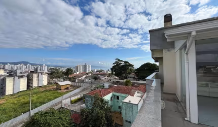 Exclusividade! Terraço privativo com vista Mar e churrasqueira, 3 quartos e 2 vagas - À venda no bairro Jardim Atlântico, Florianópolis.