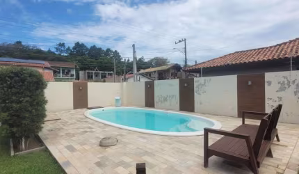 Locação na Praia dos Ingleses! 3 quartos, semi mobiliado e 4 vagas de garagem.