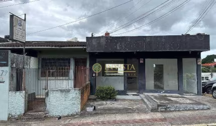 Casa comercial e residencial com 6 vagas - Locação no Bairro Estreito!