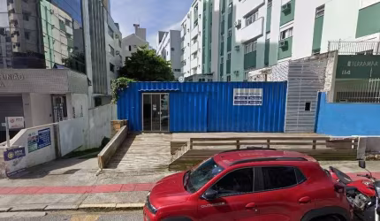 Terreno com 414,59m² à venda no Centro de Florianópolis.