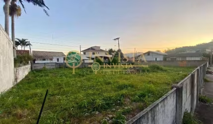 Terreno com 451m² à venda na Tapera.