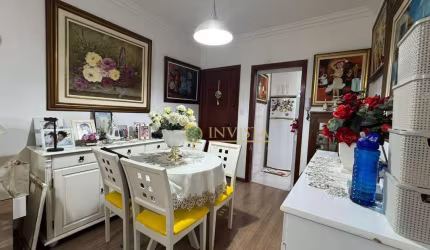 À venda na Praia Comprida, São José! 2 quartos, 56m² e piso laminado.