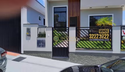 À venda no Loteamento Lisboa! Casa com 4 quartos, churrasqueira e 176m²