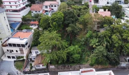 Terreno com 1.427m² - À venda em Coqueiros, Florianópolis.