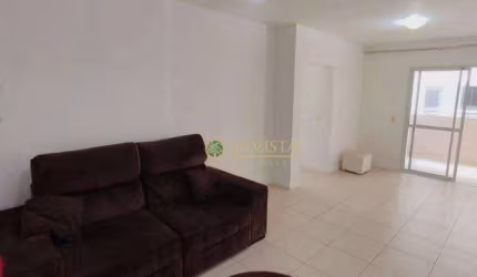 À venda próximo ao Shopping Itaguaçu! 3 quartos, sacada com churrasqueira e 1 vaga de garagem.