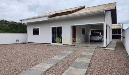 À venda em condomínio fechado na Praia de Fora! Casa com 3 quartos, espaço gourmet e 2 vagas de garagem.