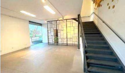 Loja comercial com Mezanino e 150m² - Locação no Business Decor.