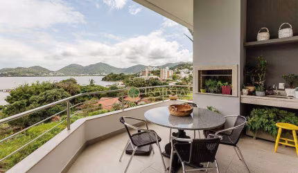 Casa em Condomínio Fechado com 4 quartos e vista Mar - À venda, no bairro João Paulo em Florianópolis.