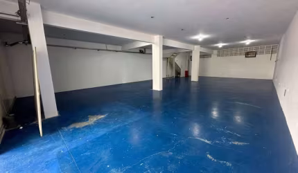 PARA LOCAÇÃO - 220m² de área privativa, 2 vagas de garagem no bairro Saco Grande