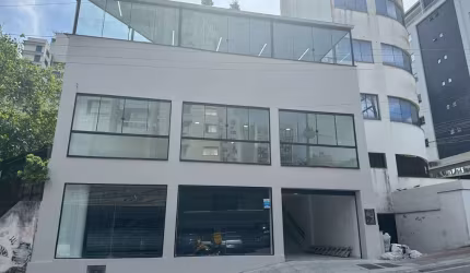 Prédio novo para locação no Centro de Florianópolis