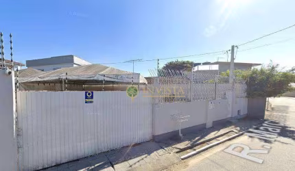 Locação! Viabilidade Comercial, 15 quartos, piscina, churrasqueira e 4 vagas de garagem.