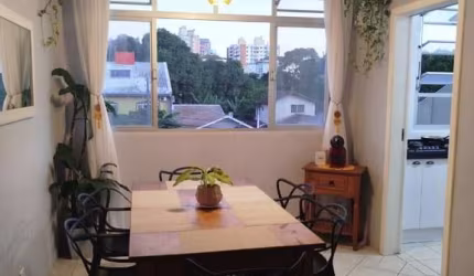 À venda | 57 m², móveis planejados, 2 quartos e 1 vaga de garagem - Abraão, em Florianopolis.