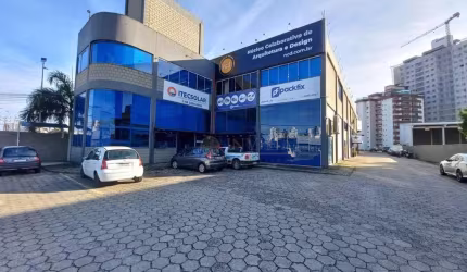 Locação | Galpão com 200m², mezanino e 2 vagas – Ao lado dos Correios e Combo Atacadista, em frente à Mercedes-Benz