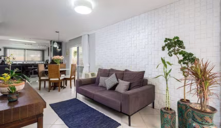 À venda | Sobrado em condomínio Fechado, 149 m², 3 quartos e 3 vagas de garagem - Praia dos Ingleses, em Florianópolis.