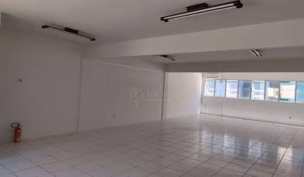 À venda | Sala comercial com 110 m² e 1 vaga de garagem - Campinas, em São José.
