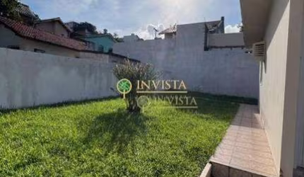 À venda em Capoeiras! 3 quartos, espaço gourmet com churrasqueira e 1 vaga de garagem.