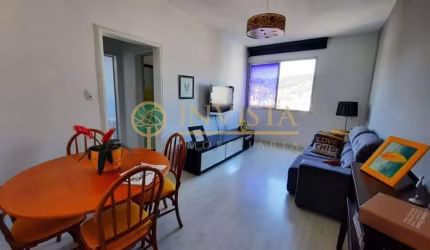 Locação | Semi mobiliado, 57 m², Andar alto e 2 quartos - Centro, em Florianópolis.