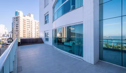 Apartamento mobiliado diferenciado com 3 suítes, 4 vagas de garagem e Jacuzzi no bairro Fazenda em Itajaí