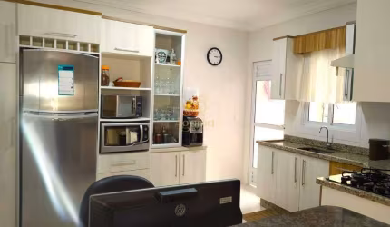 Apartamento diferenciado semi mobiliado, com 3 dormitórios, sendo 1 suíte, em excelente localização no bairro Dom Bosco
