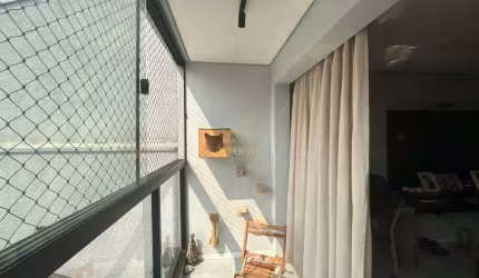 Apartamento Moderno no Bairro São João, Itajaí: 2 Dormitórios, Suíte, Churrasqueira a Carvão e Excelente Posição Solar