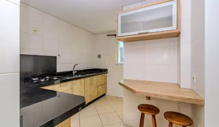 Apartamento semimobiliado 03 Dormitórios - Centro - Itajaí