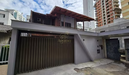 Casa Ampla para Locação no Bairro Fazenda – 250m², 4 Quartos e 4 Vagas!