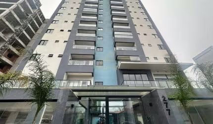 Apartamento com Suíte, Sacada Gourmet e Andar Alto no Cordeiros