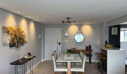 Apartamento mobiliado e decorado com muito bom gosto no coração de Itajaí