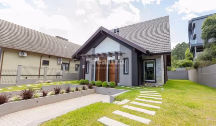 CASA COM 3 QUARTOS EM GRAMADO, Loteamento Lago Negro, Gramado - RS