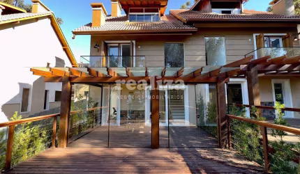 CASA EM BAIRRO NOBRE COM AMPLO DECK, Parque das Hortênsias, Canela - RS