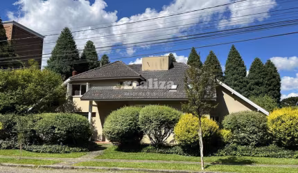 CASA EM CANELA COM TRÊS QUARTOS, Vila Suzana, Canela - RS
