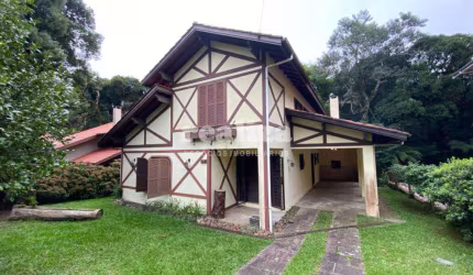 CASA COM 03 QUARTOS MOBILIADA EM GRAMADO, Ipê Amarelo, Gramado - RS