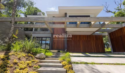 CASA COM 3 SUÍTES EM GRAMADO, Carniel, Gramado - RS
