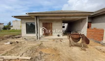 Casa nova 3 dormitórios, sendo um suíte,  com laje de concreto.