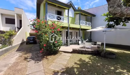 Casa com 4 dormitórios a beira mar, em Areias Brancas
