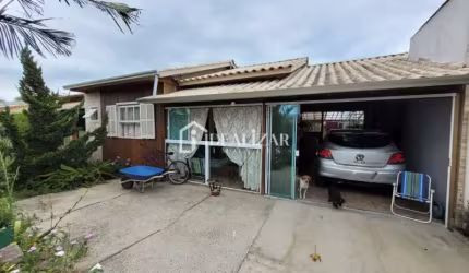 Casa com 2 dormitórios, 2 banheiros, apenas 800 metros da beira mar.