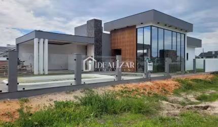 Bela casa com arquitetura moderna em bairro nobre de Arroio do Sal
