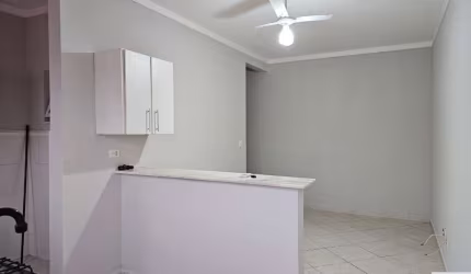 Kitnet para locação em Itu-SP, bairro São Luiz: 1 quarto, 1 sala, 1 banheiro, 1 vaga de garagem, 45m² de área. Venha conferir!