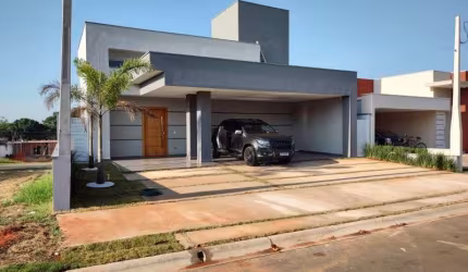 Vende-se um lindo sobrado em uma das melhores localizações do condomínio Lagos D?Icarai.