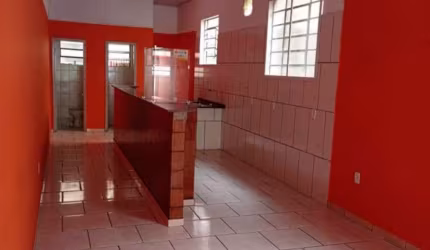 Oportunidade de investimento, casa e salão comercial totalmente individuais