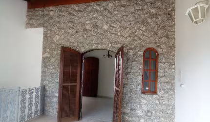 Casa com 2 dormitórios e 1 suite, Parque Guarani