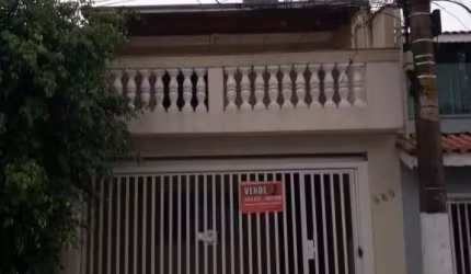 Sobrado reformado no Jardim Jerusalém.
